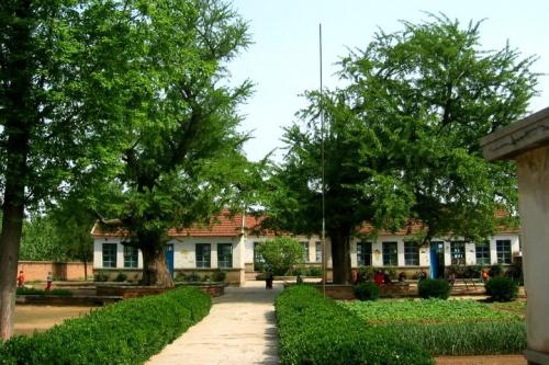 山東省濰坊市安丘市賈戈職業(yè)中專(zhuān)2套恒壓設(shè)備+水箱